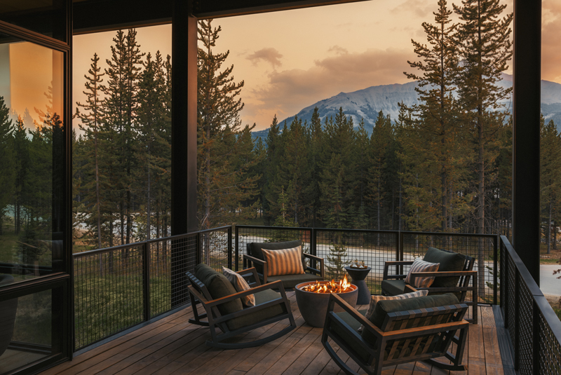 2025-Hotels_OneOnlyMontana_Private-Home-Terrace